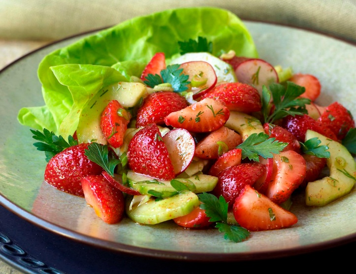 strawberries salad 2.jpg